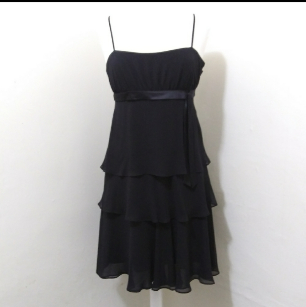 Nine West 100% Silk Spaghetti Strap 3 Tier Ruffle Skirted Cocktail Dress Size 8